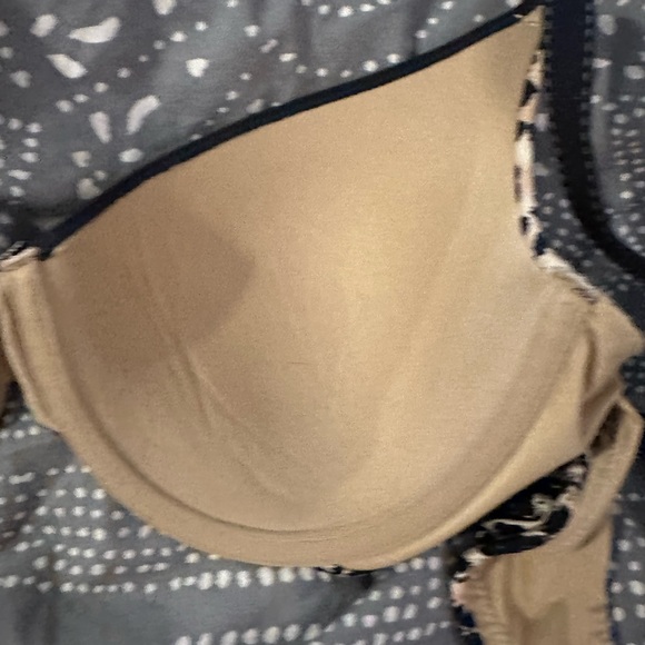 Maidenform Comfort Devotion Leopard Print Bra. Size 36C - Picture 8 of 11